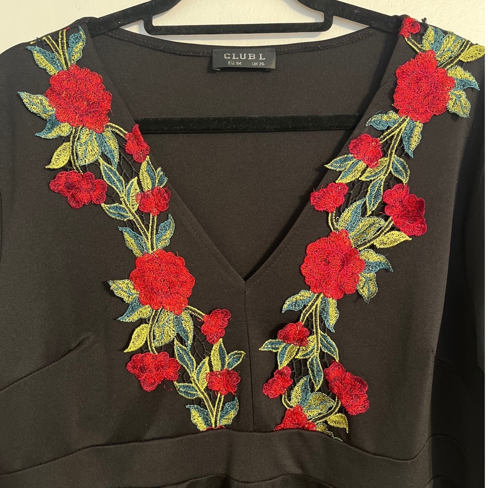 Club L London Black Floral Embroidered V Neck Bell‎ Sleeve Dress Stretch US 22 - Picture 4 of 13